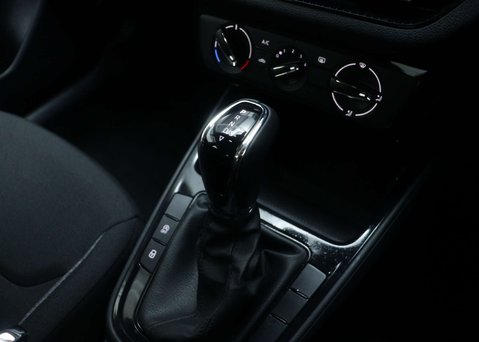 Skoda Fabia 1.0 Fabia SE Comfort TSi Semi-Auto 5dr 32