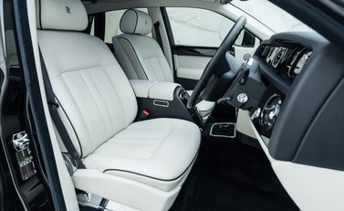 Rolls-Royce Phantom Series II 12