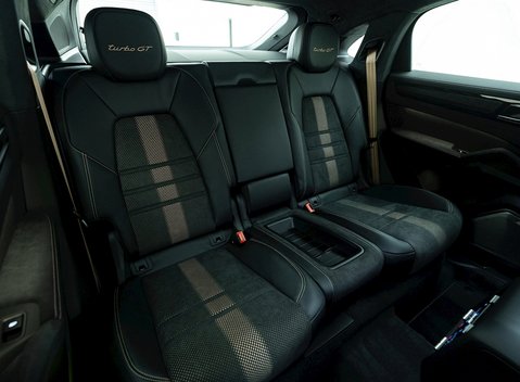 Porsche Cayenne Turbo GT 12