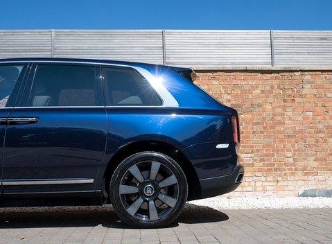Rolls-Royce Cullinan 30