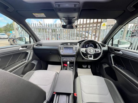 Volkswagen Tiguan R LINE TDI BMT 4MOTION DSG 32