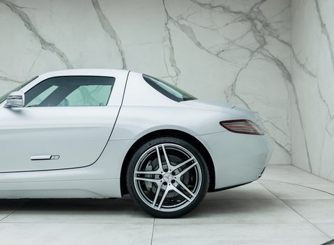 Mercedes-Benz SLS AMG 34