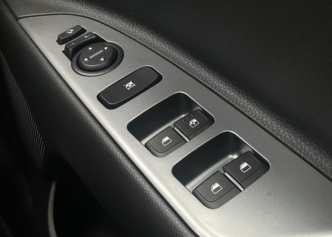 Kia Stonic 1.0 T-GDI GT-LINE ISG MHEV 19