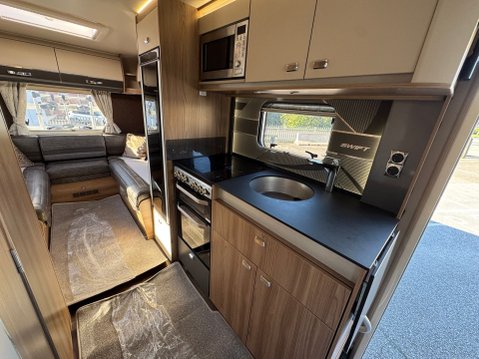 Swift Kontiki 596 12