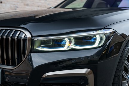BMW 7 Series M760LI XDRIVE 8