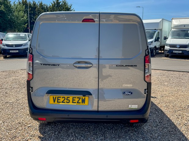 Ford Transit Courier SWB L1H1 Low Roof Limited Air Con Alloys Cruise Sensors EURO 6 7