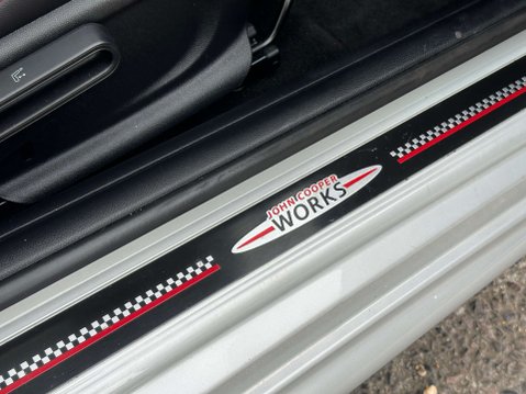 Mini Hatch 2.0 John Cooper Works 3dr 20