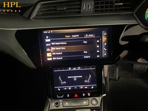 Audi E-Tron 55 SUV 5dr Electric Auto quattro 95kWh (408 ps) Sat Nav 17