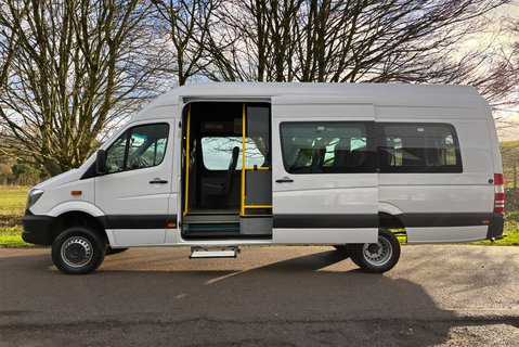 Mercedes-Benz Sprinter 519 4x4 14 Str Minibus - Air Con Con - Ex MOD 8