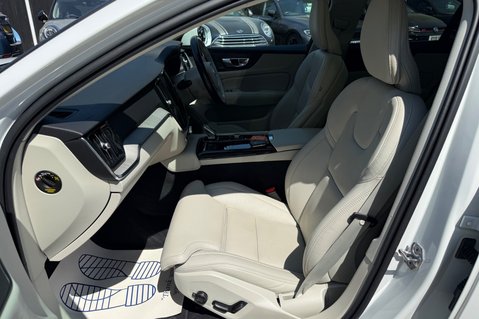 Volvo V60 RECHARGE T6 INSCRIPTION AWD - FULL MAIN DEALER SERVICE - HUGE SPEC 22