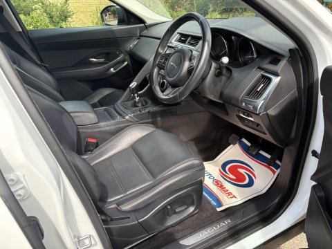 Jaguar E-Pace S 17