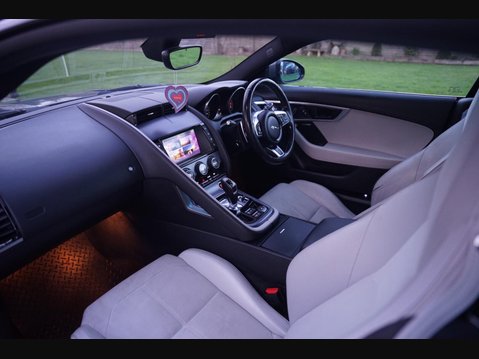 Jaguar F-Type 3.0 V6 Auto Euro 6 (s/s) 2dr 27