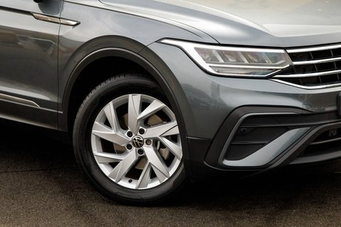 Volkswagen Tiguan Allspace LIFE TSI DSG 12