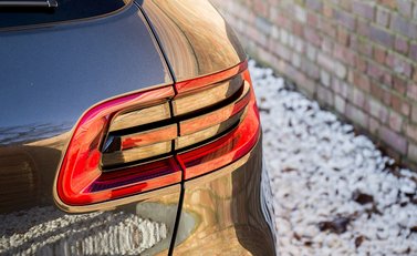 Porsche Macan Turbo 32