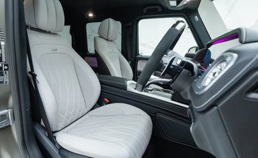 Mercedes-Benz G Class AMG G63 Carbon Edition 13