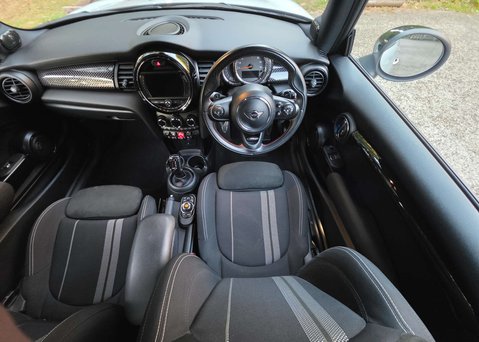 Mini Hatch 2.0 Cooper S Sport Auto 3dr 21