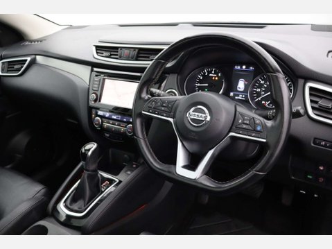 Nissan Qashqai 1.3 Qashqai Tekna DiG-T Semi-Auto 5dr 16