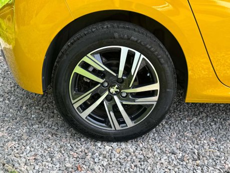 Peugeot 208 1.2 208 Allure Premium + PureTech S/S Auto 5dr 13