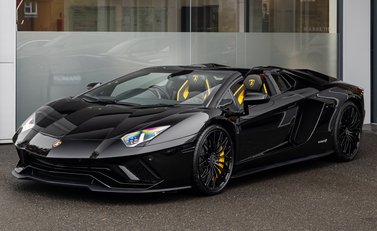 Lamborghini Aventador S LP 740-4 ROADSTER 2