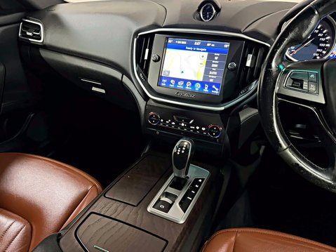 Maserati Ghibli DV6 17
