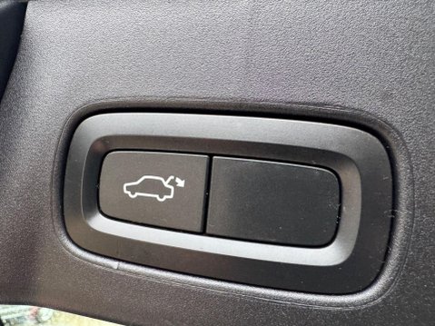 Volvo V90 2.0 D4 Auto AWD Euro 6 (s/s) 5dr 36