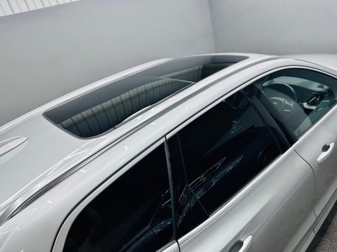 Volvo XC60 2.0 D4 R-Design Auto AWD Euro 6 (s/s) 5dr 21