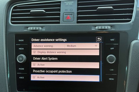Volkswagen Golf MATCH TDI DSG - VAT Q - APPLE CAR PLAY -ADAPTIVE CRUISE -ROOFBARS 46