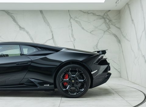 Lamborghini Huracan TECNICA 31