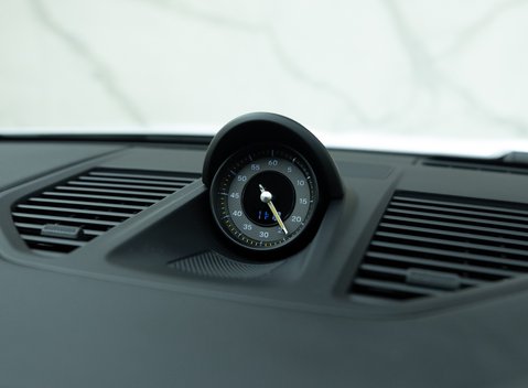 Porsche 911 GT3 Touring (992) 16