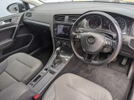 Volkswagen Golf SE NAVIGATION TDI DSG 14