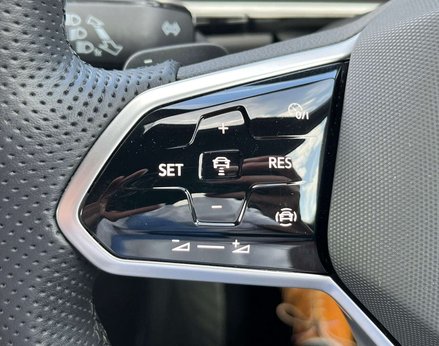 Volkswagen T-Roc 1.5 T-Roc R-Line TSI Semi-Auto 5dr 53