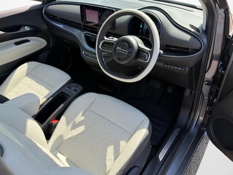 Fiat 500 87kW La Prima 42kWh 3dr Auto 19