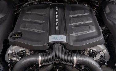 Porsche Cayenne GTS 27