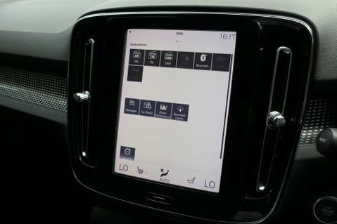 Volvo XC40 2.0 XC40 R-Design T4 Auto 5dr 28