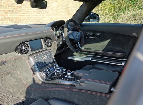 Mercedes-Benz SLS AMG Black Series 21