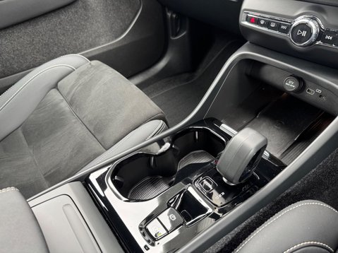 Volvo XC40 B4 PLUS 44