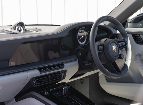 Porsche 911 (992) Targa 4S 18