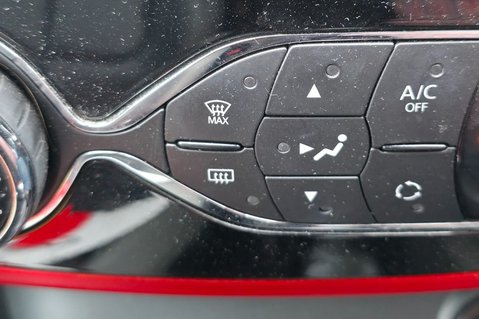 Renault Captur SIGNATURE NAV TCE.. 5 SERVICES… 1 PREVIOUS KEEPER.. STUNNING EXAMPLE 22