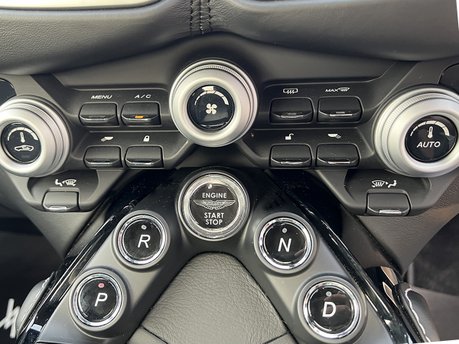 Aston Martin Vantage V8 58