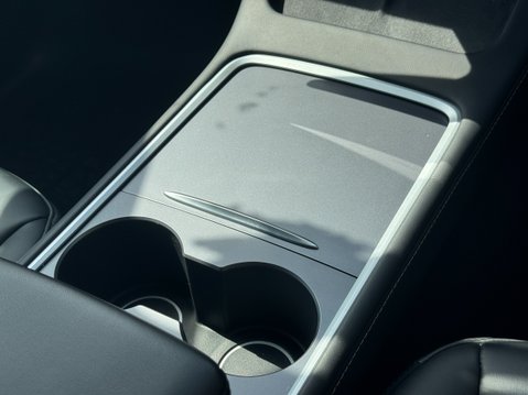 Tesla Model Y (Dual Motor) Long Range SUV 5dr Electric Auto 4WDE (384 bhp) 31