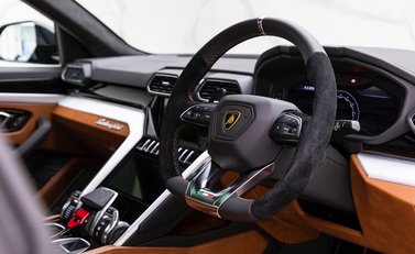 Lamborghini Urus 9