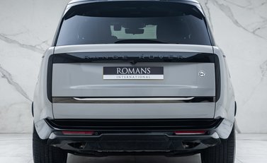 Land Rover Range Rover P510e SV 8