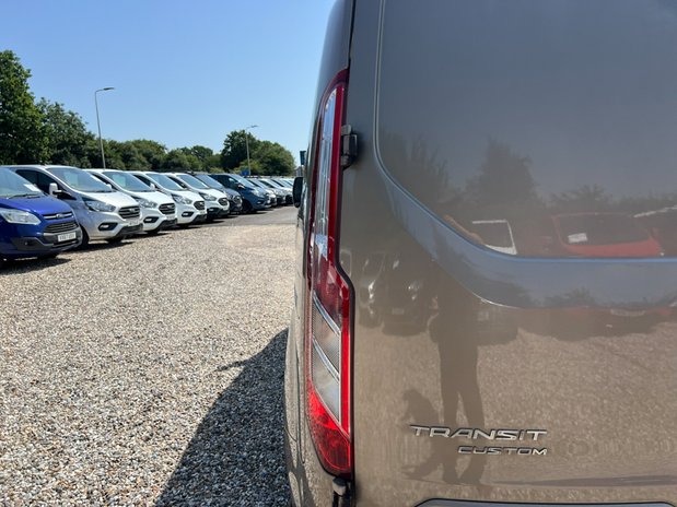 Ford Transit Custom SWB L1H1 (SOLD) Low Roof Limited 280 Air Con Alloys Sensors EURO 6 NO VAT 24