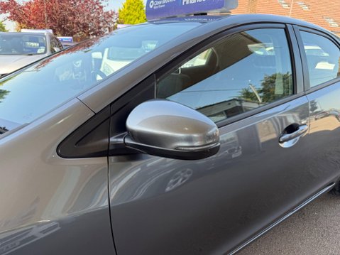 Honda Civic 1.8 i-VTEC ES Auto Euro 5 5dr 29