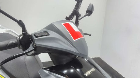 Sinnis Twist 2022 1K 50CC SCOOTER LEARNER BIKE NEW MOT SERVICED 13
