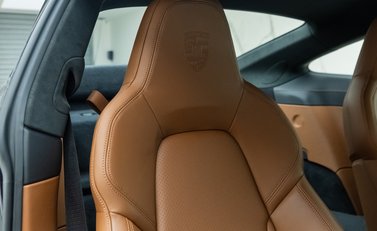 Porsche 911 GT3 TOURING (992) 15