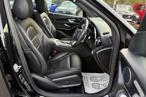 Mercedes-Benz GLC GLC 220 D 4MATIC AMG LINE PREMIUM - TWO OWNERS - PANORAMIC SUNROOF 35