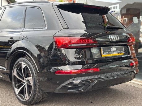 Audi Q7 TDI QUATTRO S LINE BLACK EDITION MHEV 16