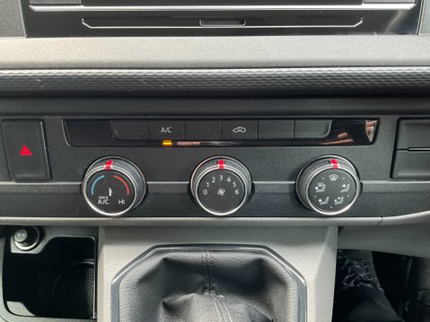 Volkswagen Transporter 2.0 TDI T28 Highline FWD SWB Euro 6 (s/s) 5dr 13