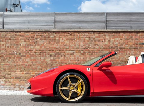 Ferrari 458 Spider 28